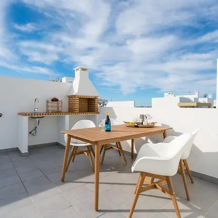 T2 In With Rooftop Terrace & Pool