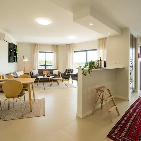 T2 In With Rooftop Terrace & Pool Alvor