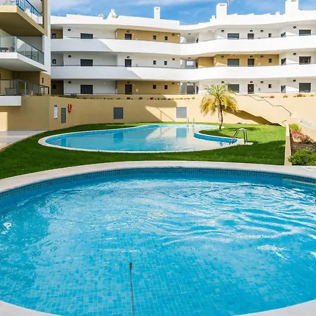 T2 In With Rooftop Terrace & Pool