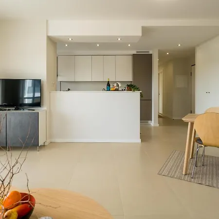 T2 In With Rooftop Terrace & Pool Daire Alvor