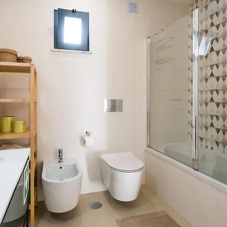 T2 In With Rooftop Terrace & Pool Alvor