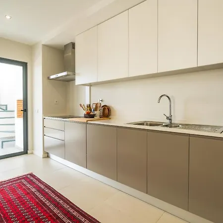 T2 In With Rooftop Terrace & Pool Apartment Alvor
